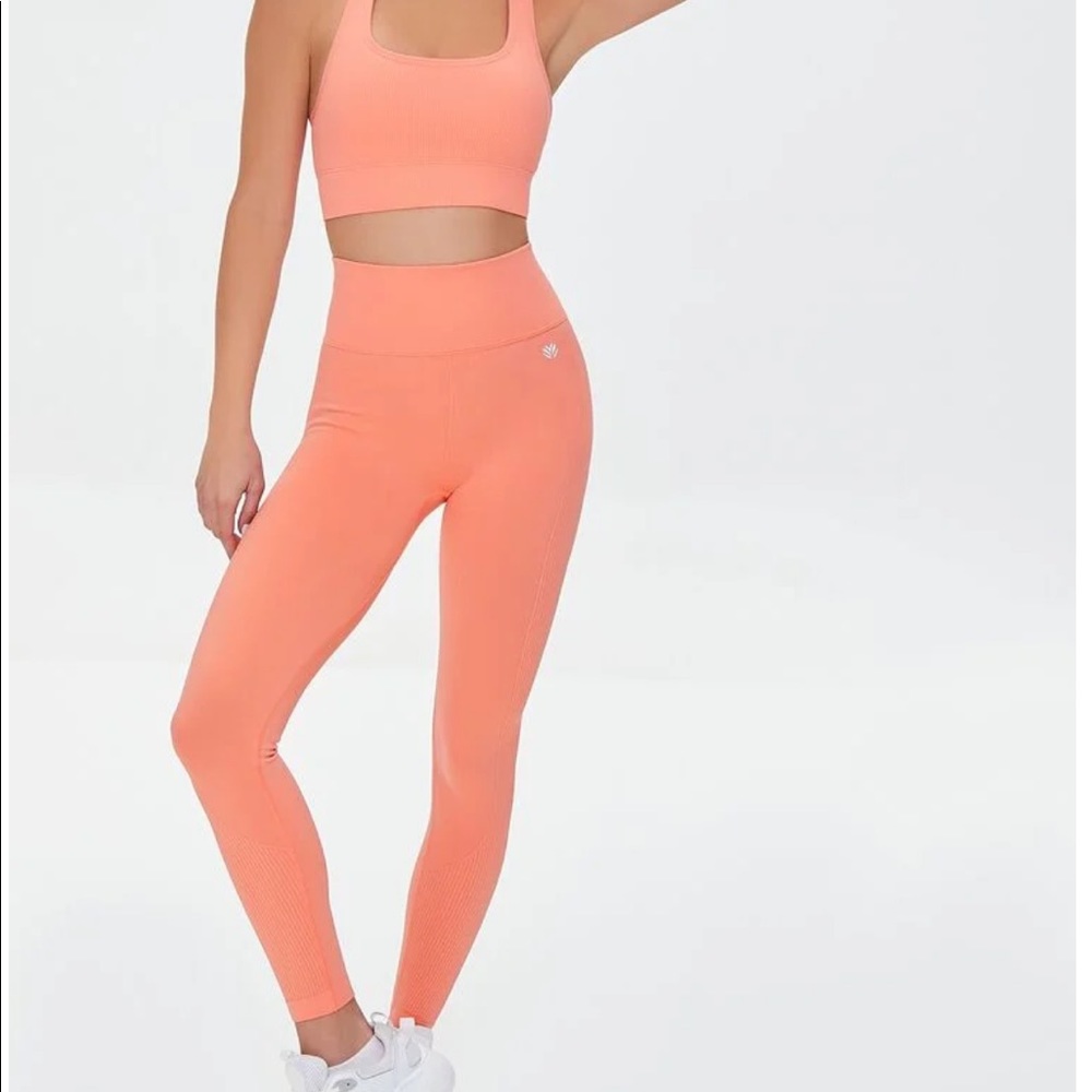 Coral Active Ribbed High-Rise Leggings. NWT